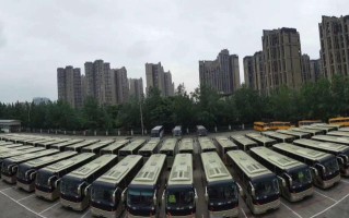 成都旅游包车一天多少钱？2026全车型报价+避坑指南，看完再订不花冤枉钱