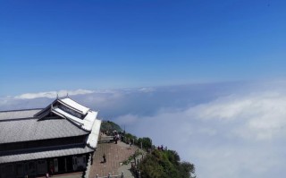 峨眉山红叶季节：解锁“9月绿意酝酿”与10月巅峰期前瞻，在10月下旬邂逅东方圣山诗行