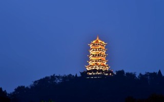 五月四川旅游景点｜雪山、杜鹃、湖泊，正处在一年里最舒服的时候