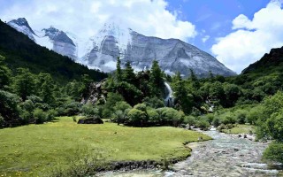 稻城亚丁小团旅游：免票倒计时，2-8人纯玩/包车/私家团怎么选