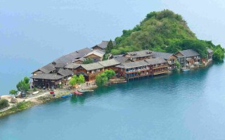 四川凉山旅游景点：秋日湖山、古城烟火与温泉康养一次看全