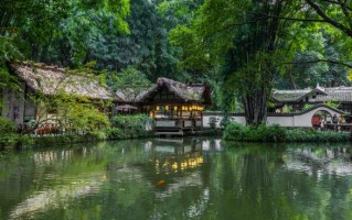 成都杜甫草堂博物馆：诗圣故居的千年文脉与秋日诗意