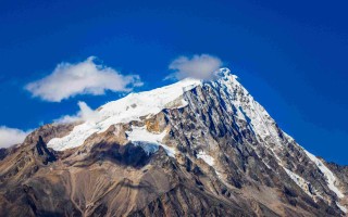 格聂旅游介绍：去横断之心，看一场雪山、草甸与藏寨的慢旅行