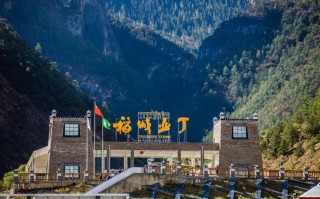 四川甘孜旅游：稻城亚丁、海螺沟、新都桥、丹巴藏寨与川西线路规划