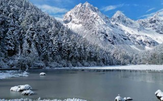 毕棚沟旅游攻略冬天｜雪景、滑雪、温泉与防寒高反全攻略