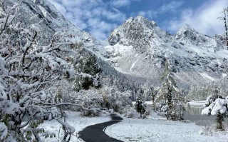 毕棚沟旅游崇州｜崇州出发自驾、跟团与专线接驳方案