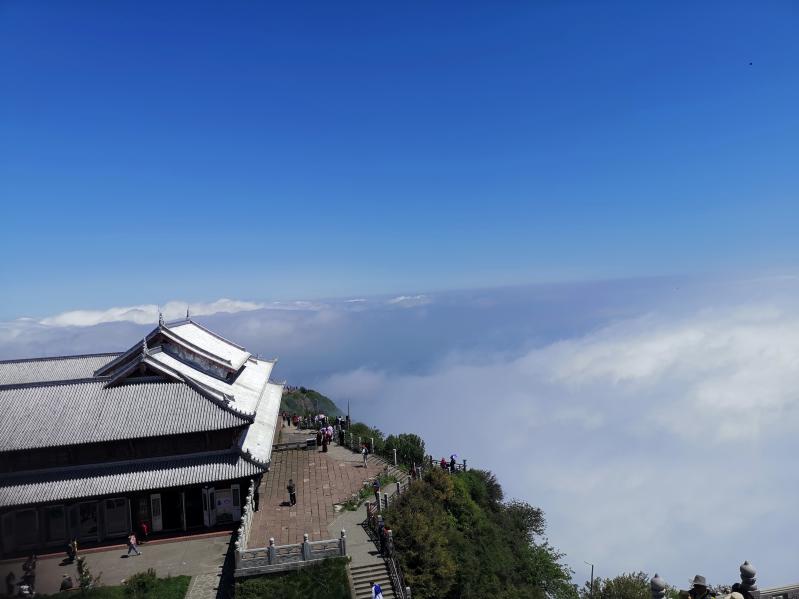 峨眉山金顶观光车限量发售-第2张图片-四川省中国青年旅行社官网 四川中青旅