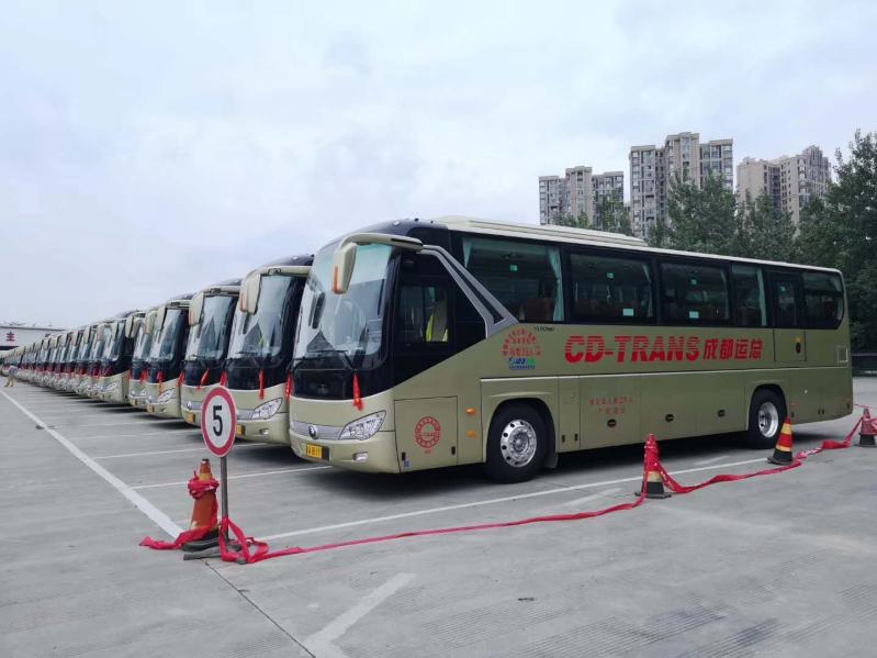 四川旅游包车报价:按车型、线路和季节一次看懂-第1张图片-四川省中国青年旅行社官网 四川中青旅 四川旅游包车报价:按车型、线路和季节一次看懂-第1张图片-四川省中国青年旅行社官网 四川中青旅