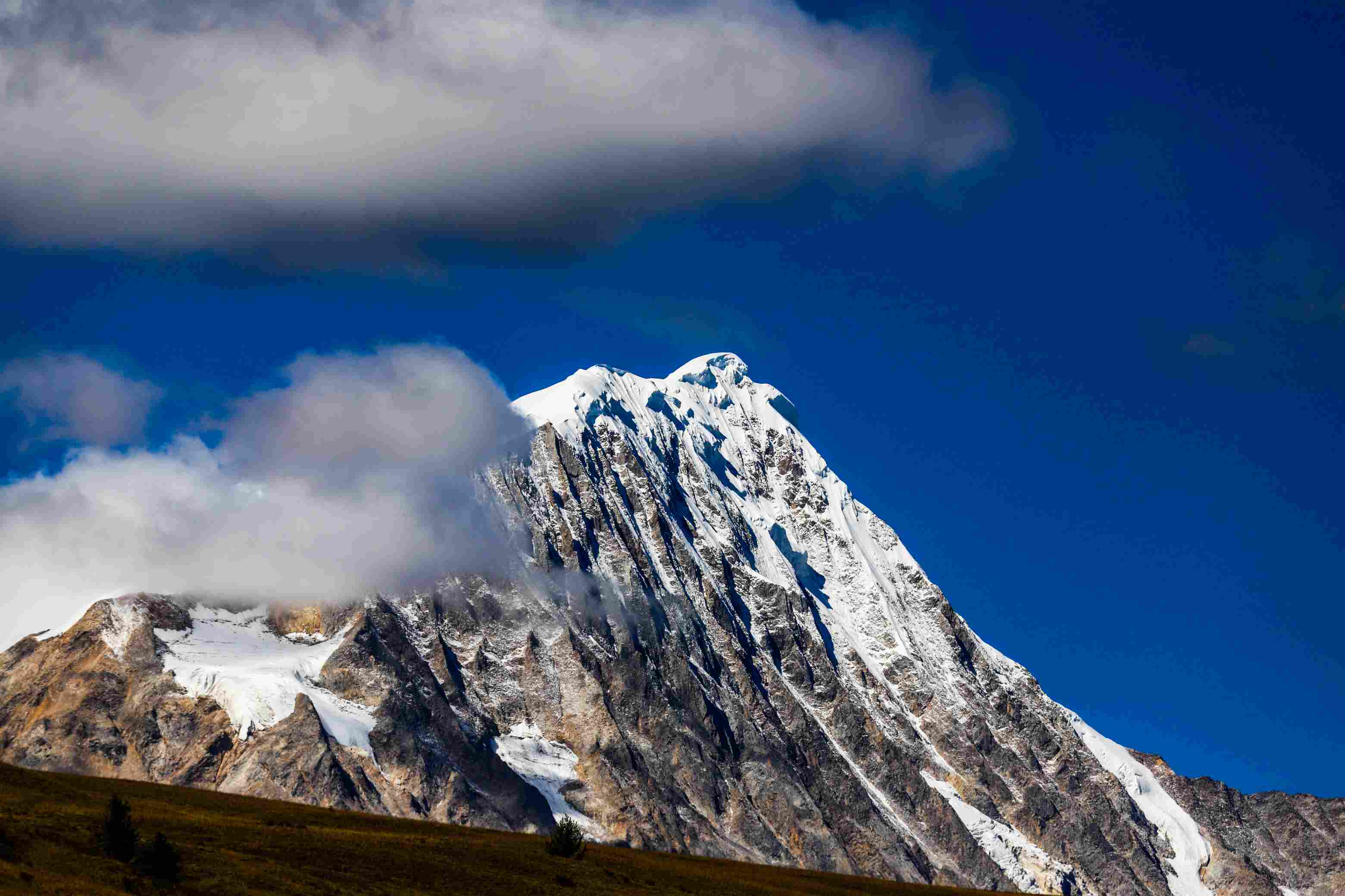 格聂神山在哪里:定位理塘西南部,从格聂镇进入雪山腹地-第1张图片-四川省中国青年旅行社官网 四川中青旅 格聂神山在哪里:定位理塘西南部,从格聂镇进入雪山腹地-第1张图片-四川省中国青年旅行社官网 四川中青旅