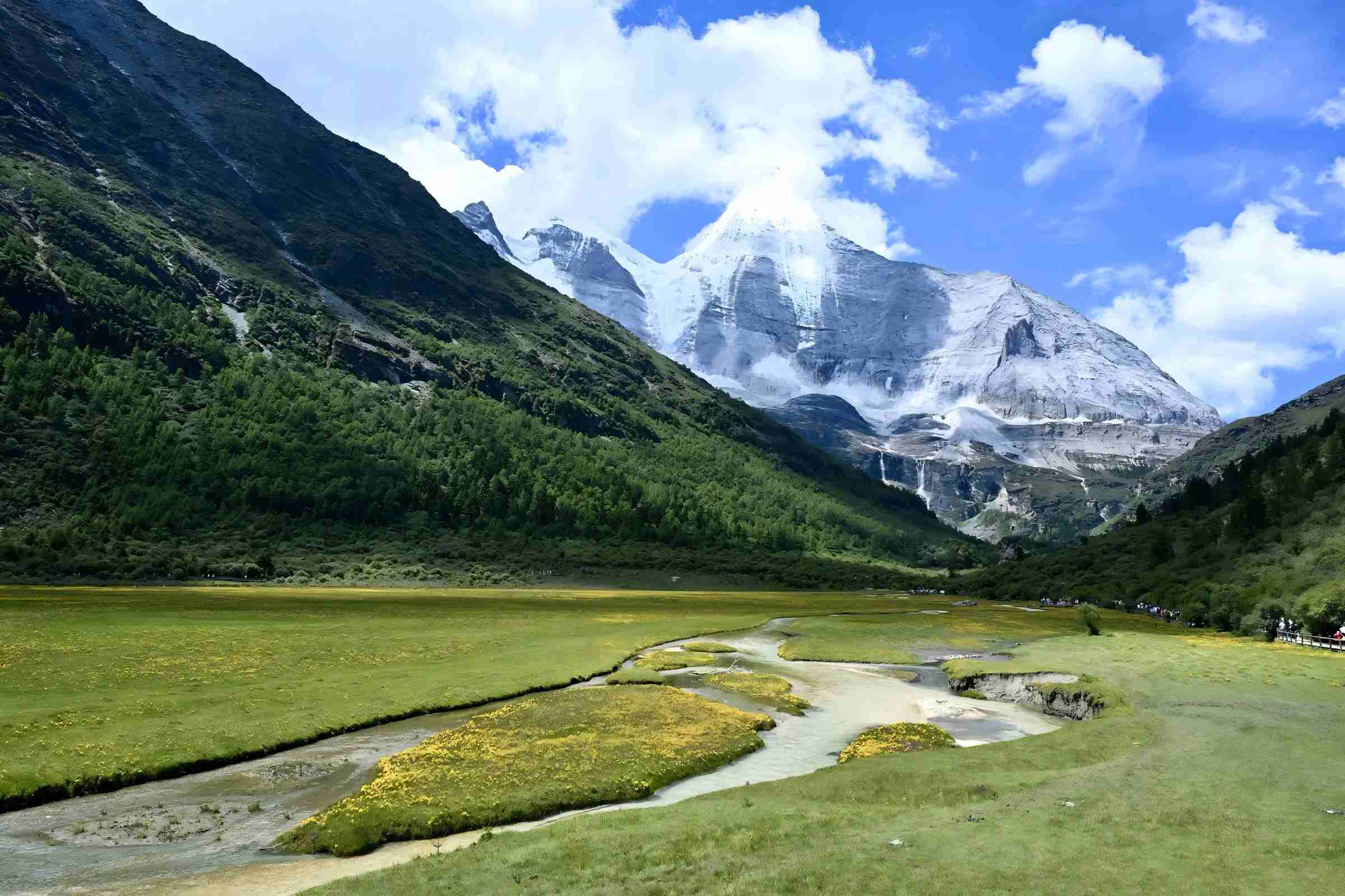 四川自贡旅游景点有哪些?盐都恐龙灯会美食一次打卡-第1张图片-四川省中国青年旅行社官网 四川中青旅 四川自贡旅游景点有哪些?盐都恐龙灯会美食一次打卡-第1张图片-四川省中国青年旅行社官网 四川中青旅