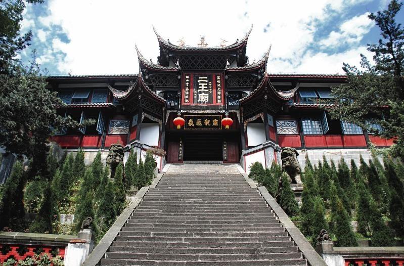 四川到云南旅游攻略|从盆地到高原,一条路看尽山河与烟火-第1张图片-四川省中国青年旅行社官网 四川中青旅 四川到云南旅游攻略|从盆地到高原,一条路看尽山河与烟火-第1张图片-四川省中国青年旅行社官网 四川中青旅